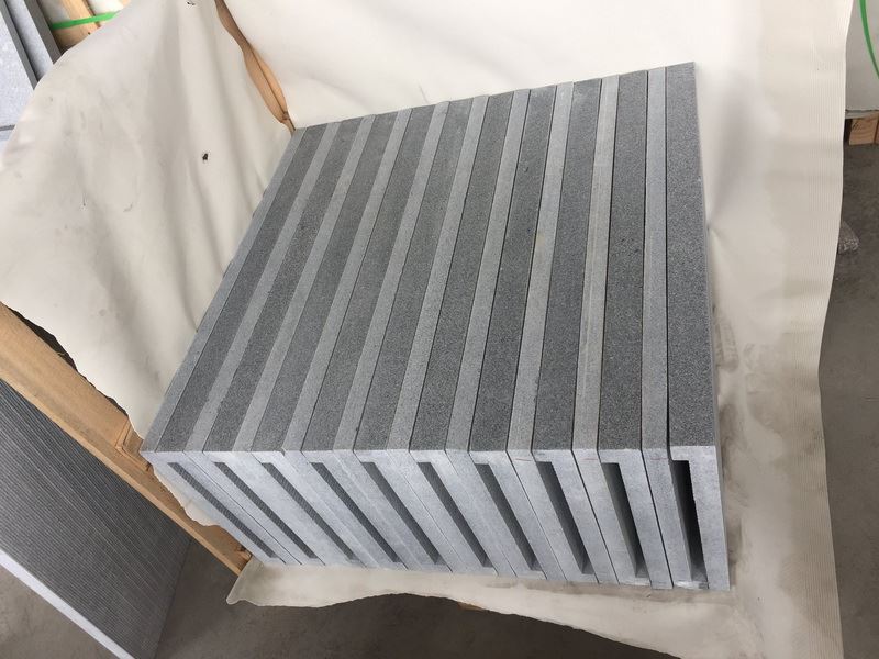 Sesame Grey Granite swimming border.jpg Sesame Grey Granite swimming border.jpg