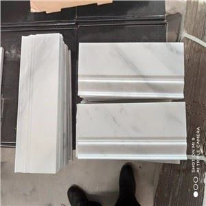 Carrara valge marmorist pliiatsiliistud piirilainerid